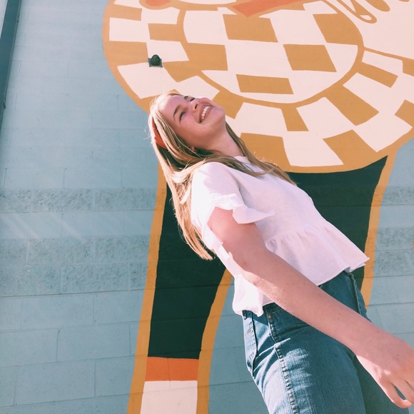 Meet your Posher, Macy - Picture 1 of 1